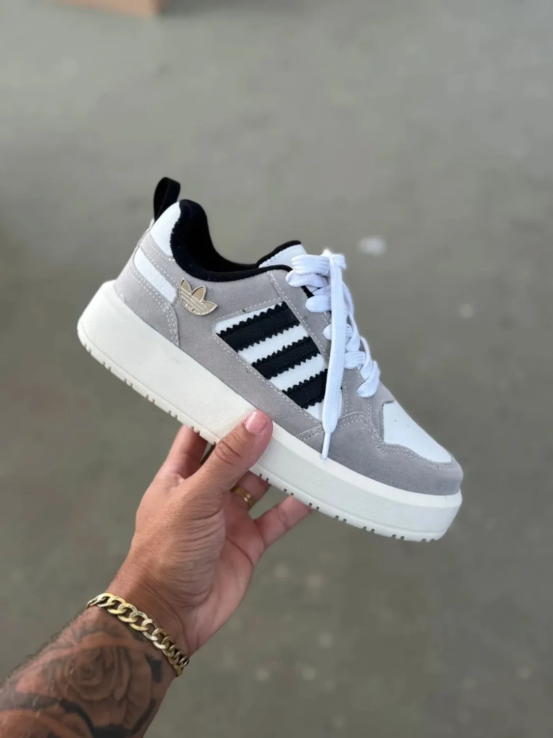 Adidas Low cinza