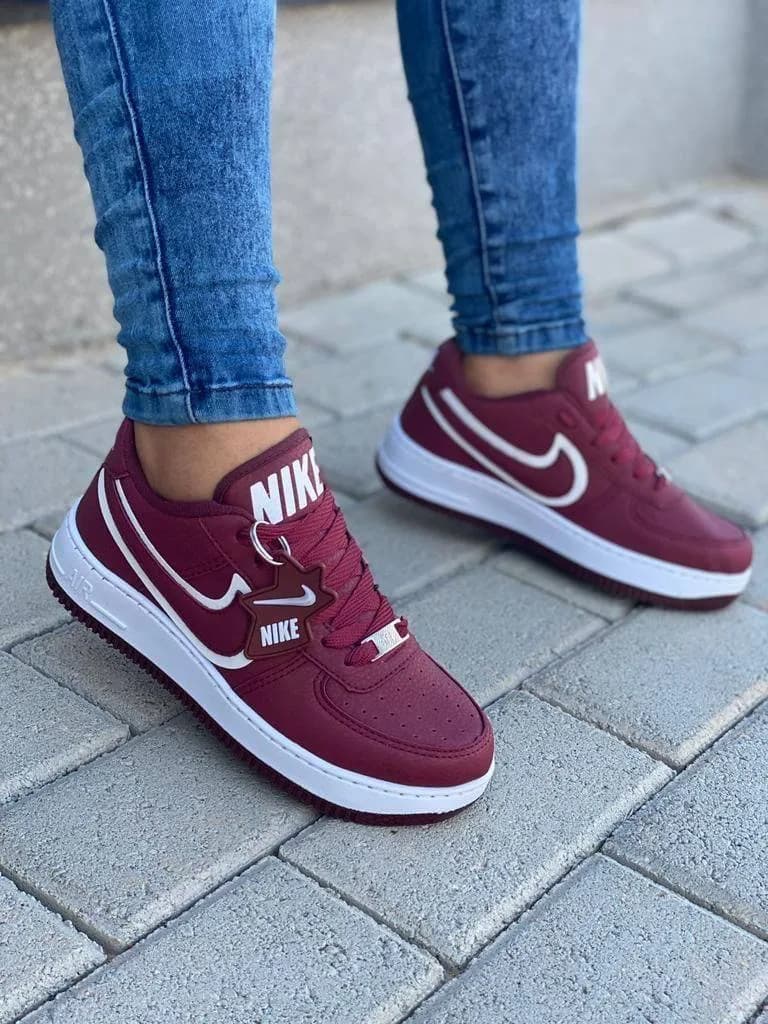 Nike Cheirinho vinho